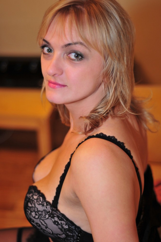 В Москве я создаю горячую атмосферу и приглашаю тебя стать главным героем моих фантазий.🔥
Услуги, которые я предлагаю, уникальны и необычайно насыщены эротическими моментами. Я сделаю тебе незабываемый массаж, который подарит расслабление и возбуждение одновременно. Люблю проводить время в компании щедрых и восхитительных джентльменов, которые готовы наслаждаться каждой секундой в моей горячей обители. 💋
Мои клиенты нисколько не жалеют о выборе, потому что я всегда максимально красива, элегантна и стильна. Моя нежная кожа, шикарные курвы и соблазнительная улыбка не оставят тебя равнодушным. 😍
Если ты мечтаешь о приключении, полном страсти и роскоши, то ты на правильном пути. Обменивайся со мной нежностью и страстью, я помогу тебе освободиться от рутины и погрузиться в безмятежные воды удовольствия. 🌊
Мои фото настоящие, их можно найти в моем профиле. ⭐️
Жду твоего звонка, чтобы воплотить в жизнь все твои тайные фантазии и желания. Все встречи анонимны и конфиденциальны. Профессиональное отношение и полное удовлетворение - гарантировано! 🌟 28503, 33 года